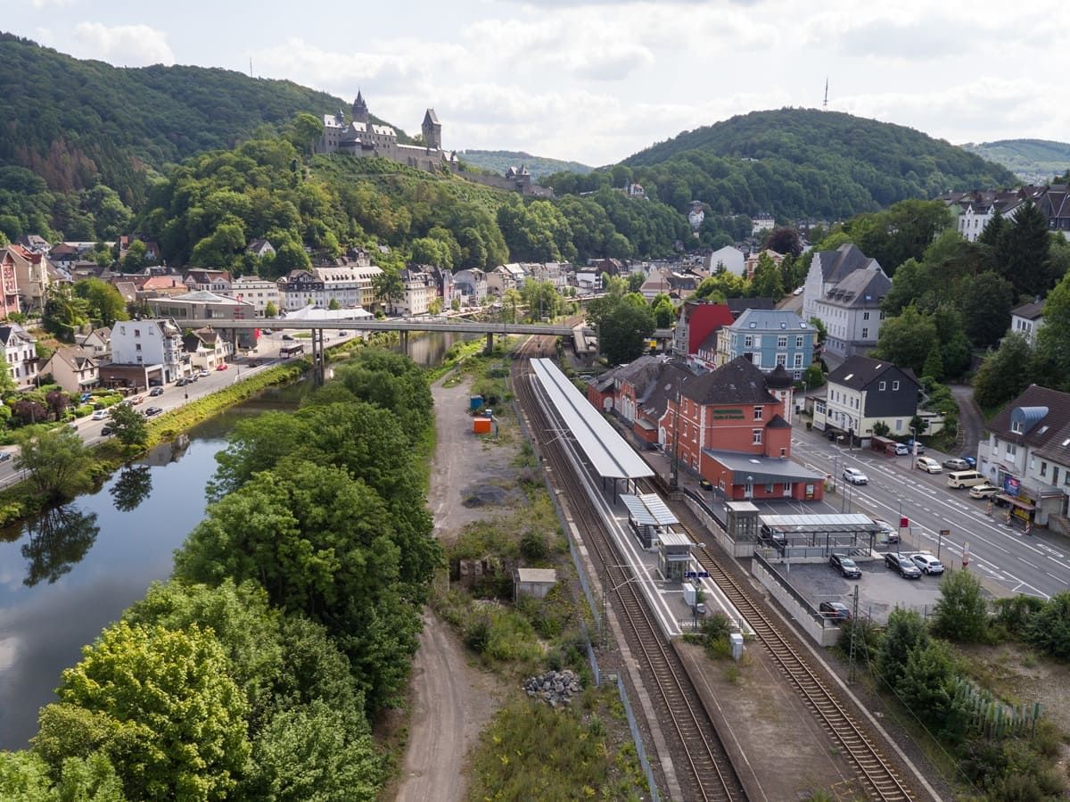 Luftaufnahme der Stadt Altena